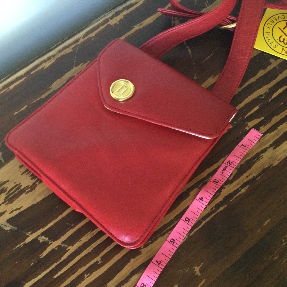 💞RARE VINTAGE FRED HAYMAN RED CROSSBODY BAG - Picture 7 of 11